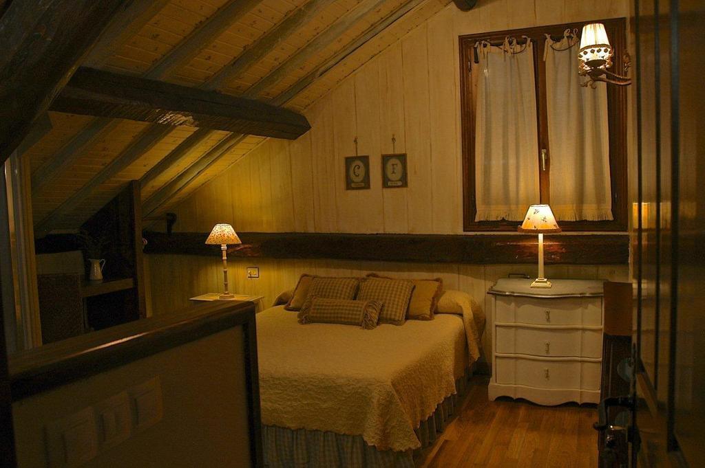 Hotel Casa Frauca Sarvisé Quarto foto