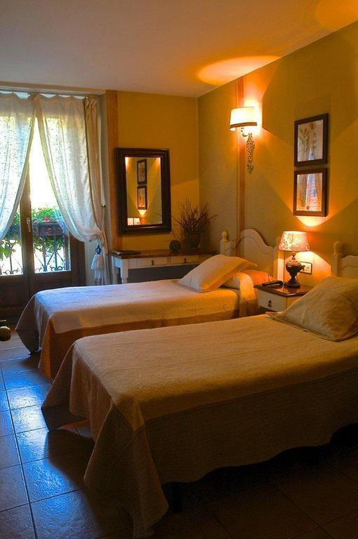 Hotel Casa Frauca Sarvisé Quarto foto