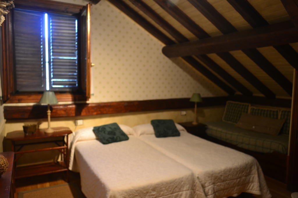 Hotel Casa Frauca Sarvisé Quarto foto